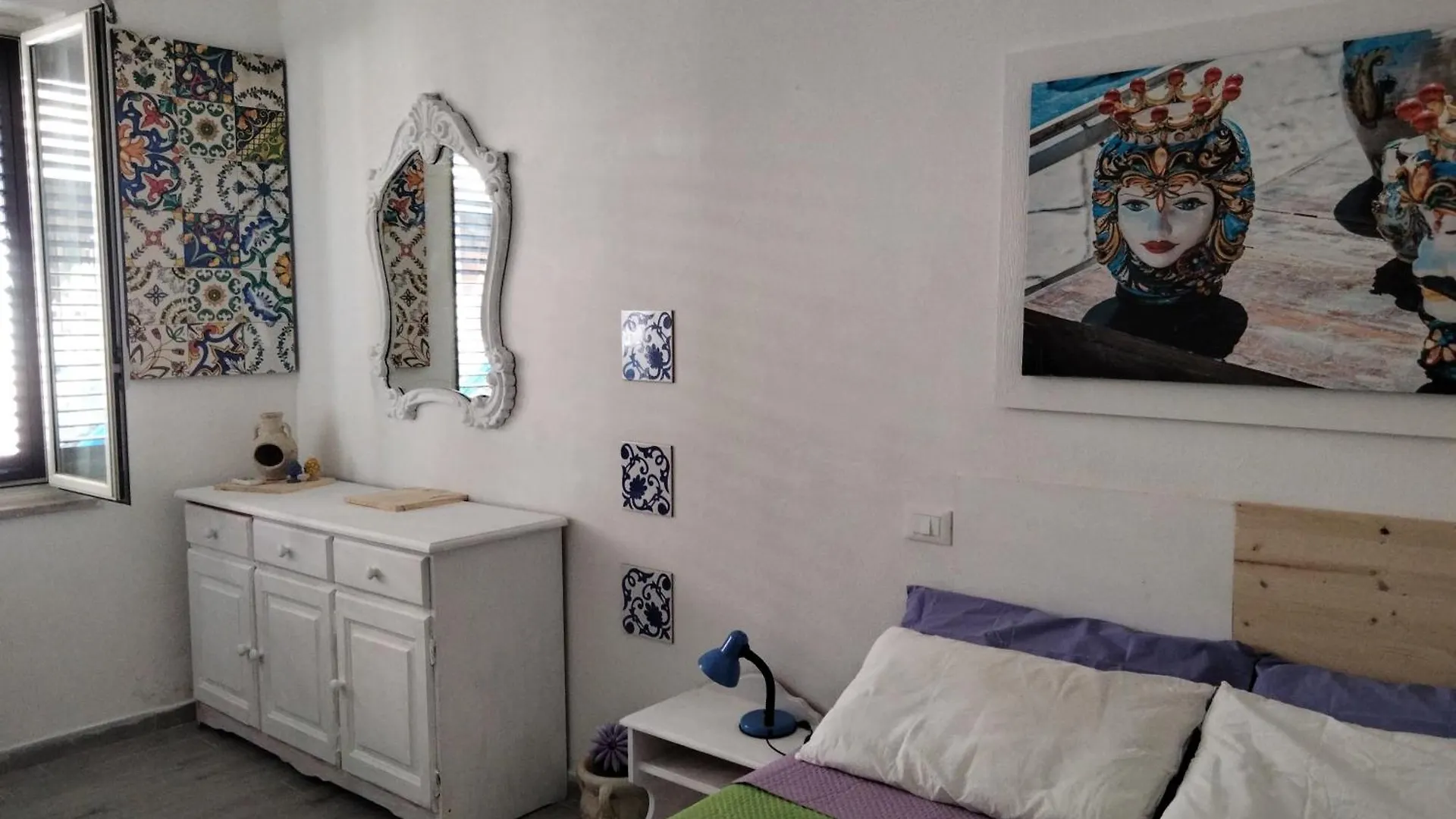 Casetta Blu Mondello zona Partanna Palermo